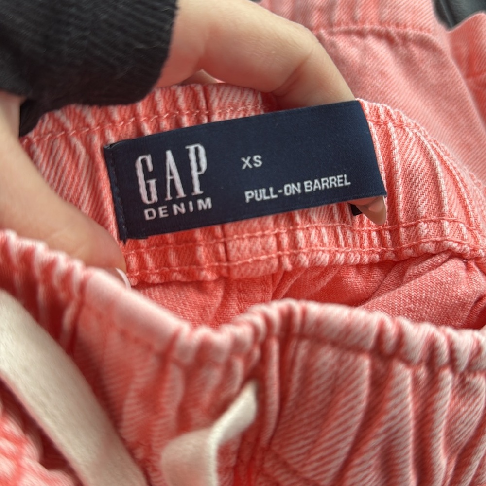 GAP Mid Rise SuperSoft Pull-On Barrel Jeans - Picture 9 of 11